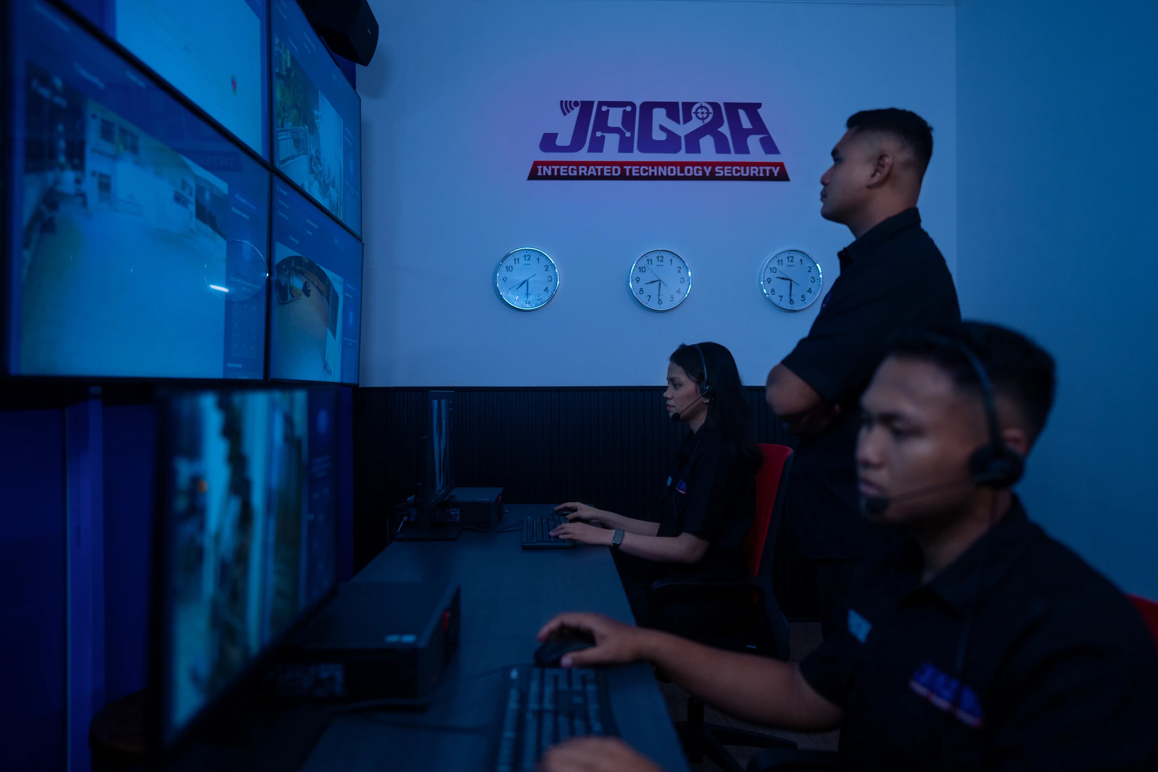Monitor security operations 24/7 with a centralized dashboard